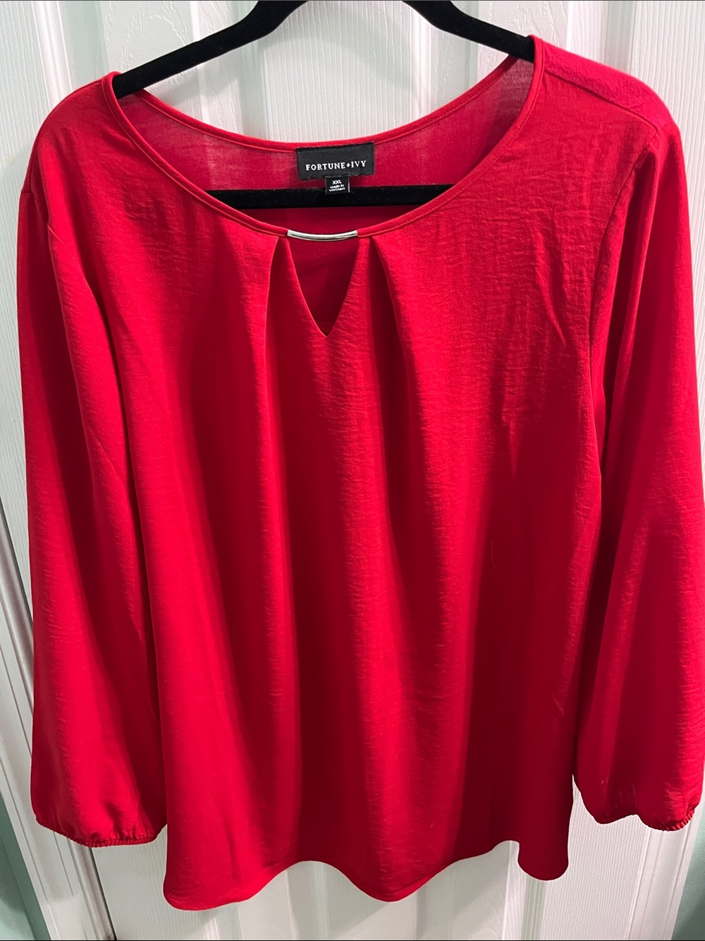 Fortune & Ivy Women's Red Long-Sleeve Keyhole Blouse